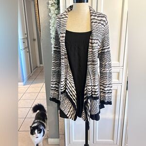 Medium Zozo Black White Gray Cardigan Winter Fall Boho‎ witchy